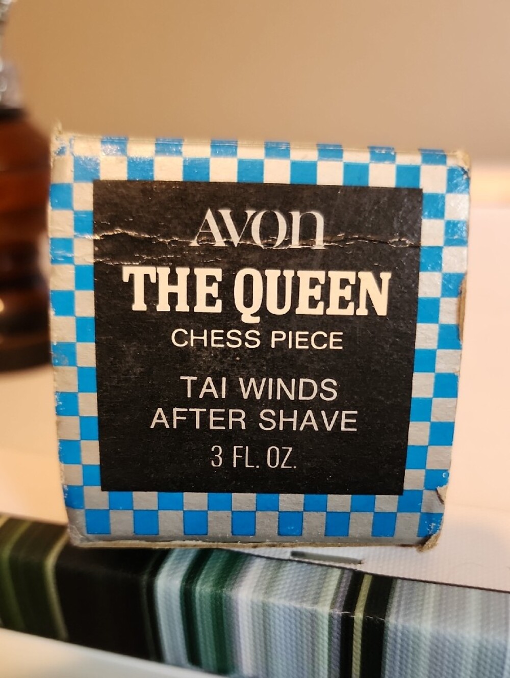 Vintage 1970s Avon "The Queen" Chess Decanter - Tai Winds After Shave - - Picture 2 of 6